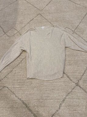 Nordstrom Light Beige V-Neck Women’s Sweater Size Small